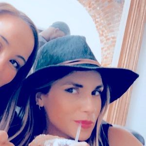 Meet your Posher, Catherine